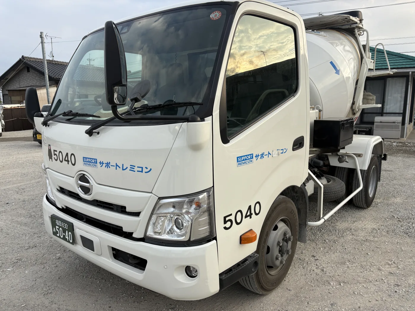 小型ミキサー車